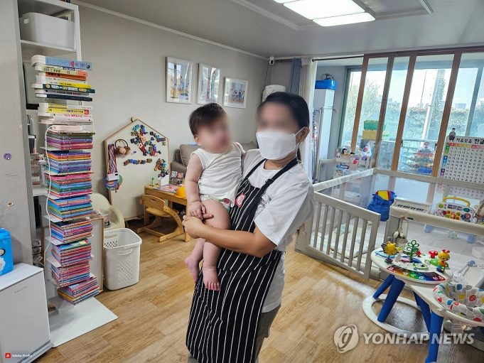필리핀 이어 인도네시아에서도?…’외국인 가사관리사’ 확대 검토