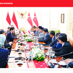 프라보워-수비안토-대통령은-2024년-11월-6일-자카르타-메르데카-궁전을-공식-방문한-싱가포르-총리-로렌스-웡과-회담을-가졌다.-사진-BPMI-Setpres-640×415