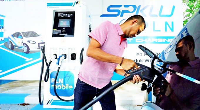 연말연시 전기차 충전소 거래량 4.5배 급증