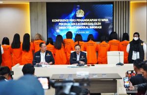 관광비자 입국 성매매 외국인 12명 검거