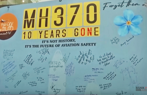 10년전 실종 MH370 여객기 재수색 결정