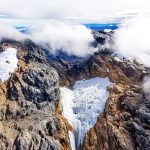 파푸아 자야위자야 산맥의 만년설