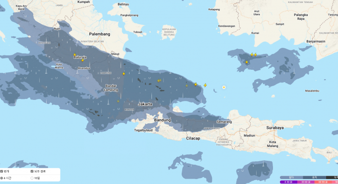 밤새 폭우로 자카르타 서부 남부 저지대 침수 피해 발생