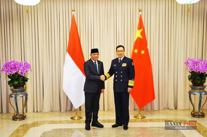 인니-중국 국방장관 회담, 방위 협력 강화로 지역 안정 도모