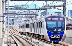 무선 통신 ‘QRIS 탭’, MRT·KRL 도입 시동… 2025년 전면 시행 목표