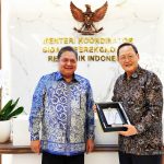 ▲아일랑가 하르타르토 경제조정장관은 탄시렝(Tan See Leng) 싱가포르 인력부 장관 겸 제2통상산업부 장관과 회담. 2025.1.14.자카르타