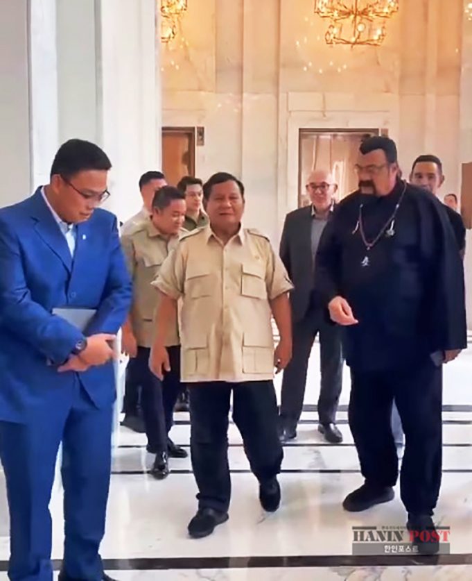 프라보워 대통령, 할리우드 스타 스티븐 시걸과의 만남