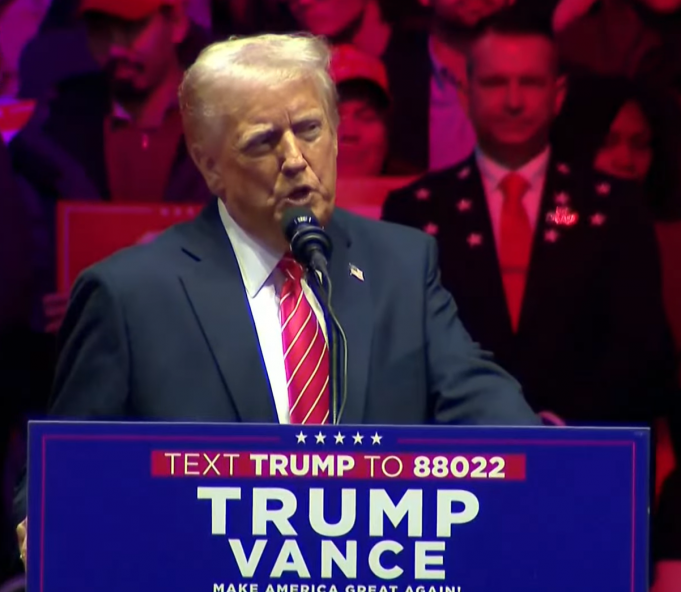 트럼프 “자동차 관세는 25% 정도…반도체·의약품은 25% 이상”