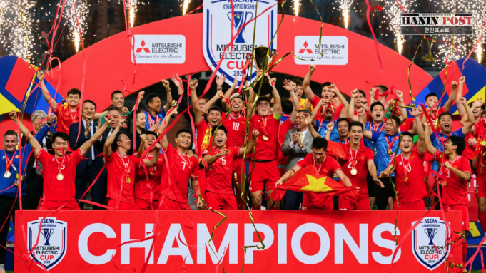 (영상) 김상식 취임 8개월만에 베트남 동남아축구 우승 이끌어