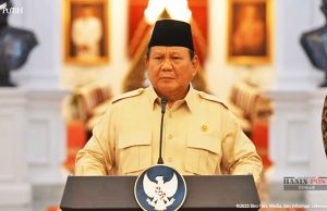 (영상) 프라보워, 천연자원 수출대금 의무 예치 1년 연장 규정 서명