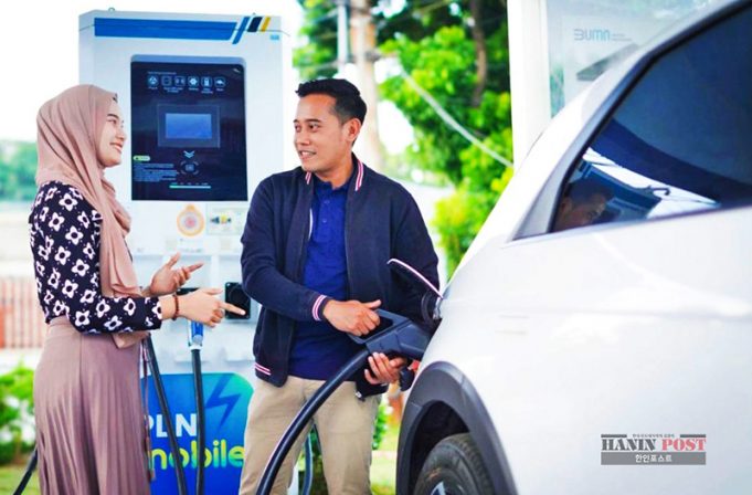 PLN, 전기차 인프라 구축 가속화, 공용충전소 299% 증가