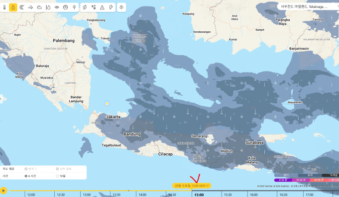 자카르타 주, 홍수 예방 위해 5.6톤 소금 살포