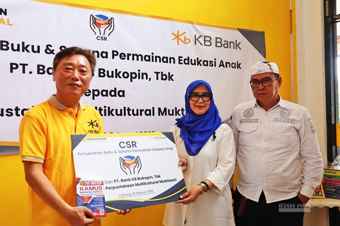 KB은행, 브카시 다문화 도서관에 도서 시설 기증