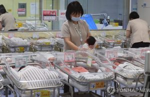 한국, 3월 출생아 10년만에 늘어…1분기 6만5천명, 3년만에 최대