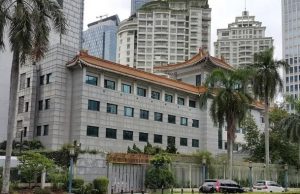 중국대사관 자국민 피해 당국에 항의 서한… 공항 출입국 직원 30명 해임당해