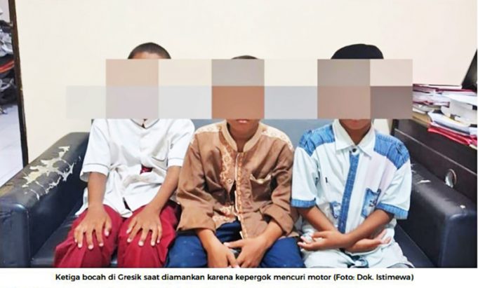 초등학생, 오토바이 절도… 주민 집단폭행 위기