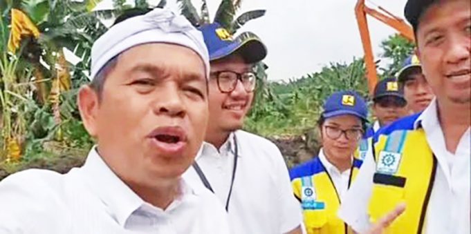 브카시 강변 정비 사업, 강둑 사유지화로 중단 위기