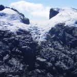 ▲파푸아에 위치한 카르텐즈 산, 4,884m Puncak Jaya만년설(salju abadi)