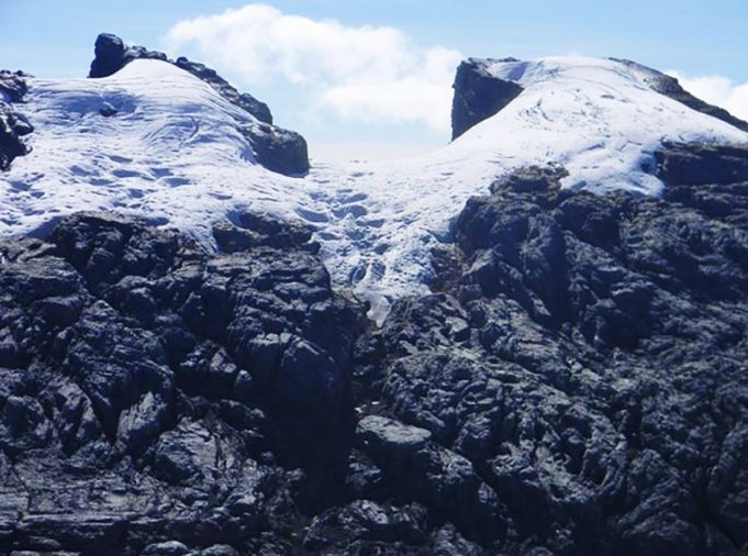 4,884m Puncak Jaya만년설, 경이로운 자연의 증거