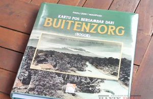 문화부 장관, 우표 수집 도서 출판 및 전시회 개최
