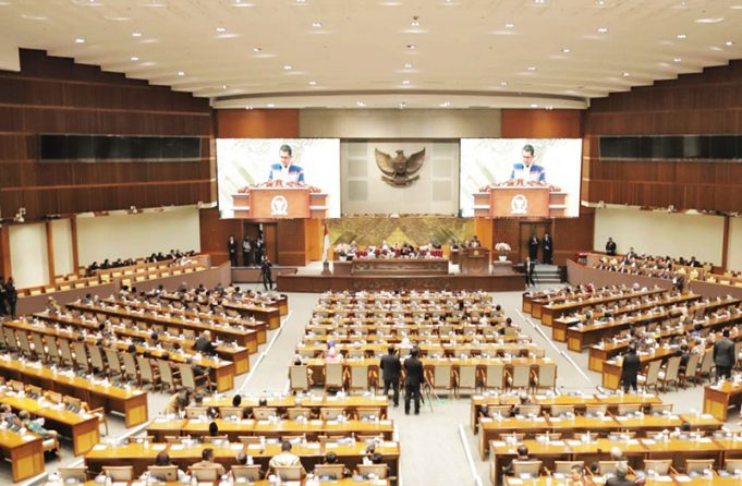 국회, 군법 개정안 통과로 현역군인 기관장 맡아 … 지위, 임무 및 정년 변화