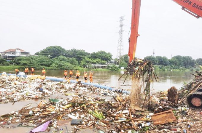자보데타벡 홍수로 2,000톤의 쓰레기 수거