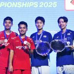 전영오픈 우승한 김원호(오른쪽 두 번째)와 서승재(오른쪽 첫 번째)와 준우승한 인도네시아 선수 [신화=연합뉴스]