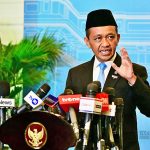 ▲美산 LPG와 원유 수입 확대를 발표하는 에너지광물자원부(ESDM)의 바릴 라하달리아 장관