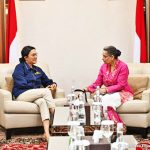 ▲스리 물랴니 인드라와티 재무부 장관과 카말라 시린 라크디르 주인도네시아 미국 대사