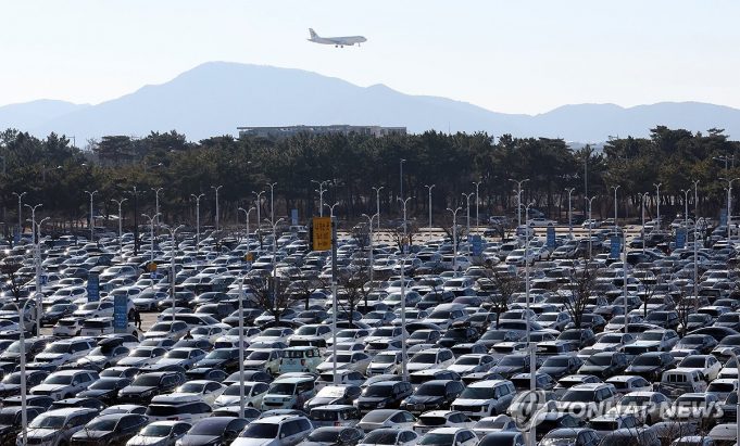 인천공항 주차장 30대 차량털이범 구속…문 안 잠긴 차량 노려