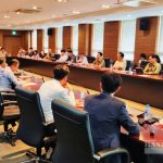 주인도네시아-한국대사관에서-한인상공회의소-KOTRA-한국-기업들이-모여-미국-상호관세-부과-조치-관련-기업간담회를-진행하고-있다.주인도네시아-한국대사관-제공-768×512