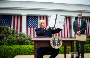 유니클로 회장, 트럼프 관세에 맞서 ‘아시아 단결’ 촉구