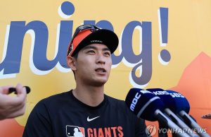 (영상) 이정후, 양키스 원정서 홈런 3개 폭발…3타수 2안타 4타점 ‘펄펄’