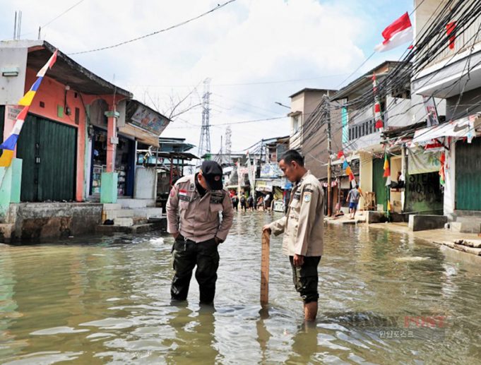 자카르타 주, 슈퍼 뉴 문 현상에 따른 해수면 상승 주의보 발령