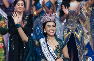 바뉴왕이 출신 피르스타, 2025 푸트리 인도네시아 왕관 차지
