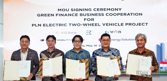 KB뱅크, 전기 오토바이 생태계 지원 MOU 체결