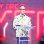 아구스 구미왕 카르타사스미타 산업부 장관