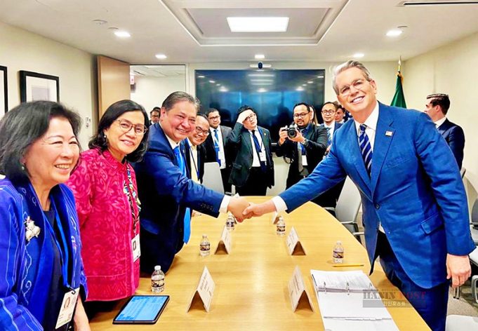 인도네시아, 트럼프 32% ‘관세 폭탄’에 맞서 경제수장 급파… 총력 외교전 돌입