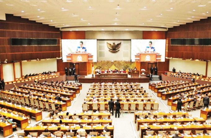 인도네시아 2026년 경제 성장 목표, 정부 ‘낙관’ vs 의회 ‘비현실적’… 팽팽한 시각차