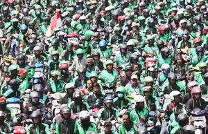 온라인 기사, 정부와 앱 운영사 겨냥 집단 시위