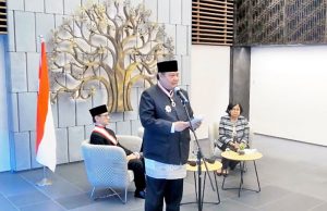 일본훈장 수상한 아일랑가 장관, 양국 경제협력 지속 의지 밝혀