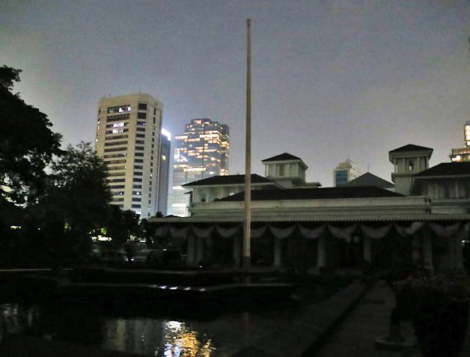 자카르타 ‘지구의 날’ 소등 행사, 탄소 297톤 감축·전력 372MWh 절약