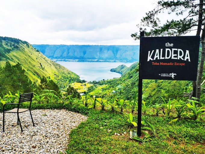 토바호수, 유네스코 세계지질공원 등재 지위 취소 위기