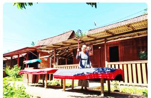 인도네시아 희생제 이둘 아드하 5색 전통 문화 눈길