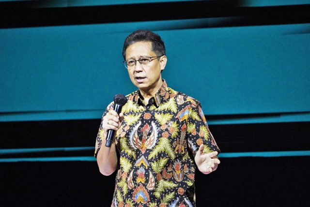 부디 구나디 사디킨 보건부 장관