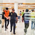 인도네시아 경찰, 호주행 인신매매 조직 주범 체포 연행. 2025.6.4