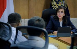 관광부 장관, 산업에 관광 원칙 우선 적용 촉구… “광산 개발 경고”