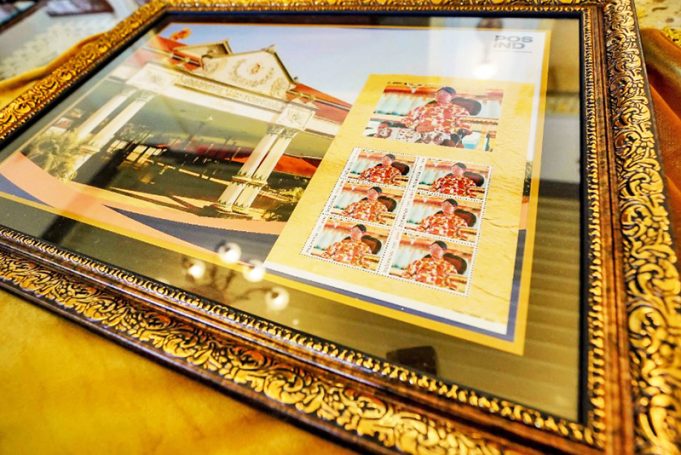 체신청, 족자 스리 술탄 왕족 기념우표 발행