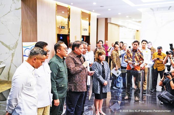 (영상) 인도네시아, 미국 관세 협상 타결 후속 조치 발표… 정부, 기업 대상 설명회 개최
