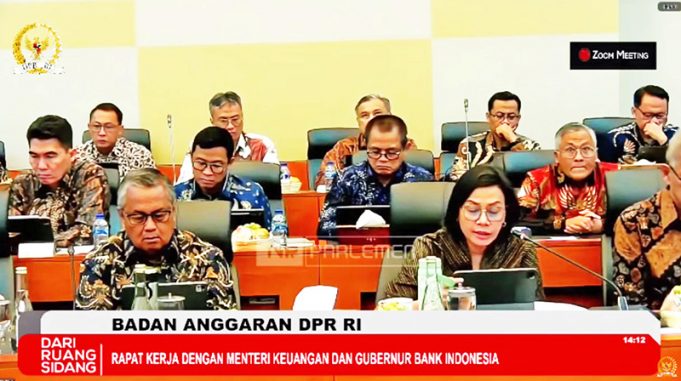 하원, 2025년 하반기 경제 지표 승인 성장률 4.7~5% 목표 수정, 루피아 약세 경계